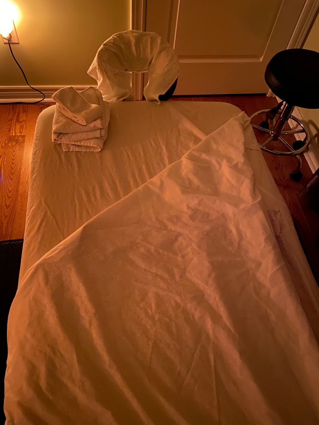 Healing Hands Health Care | Coldstream Dr, Oshawa, ON L1K 0K8, Canada | Phone: (905) 723-5400