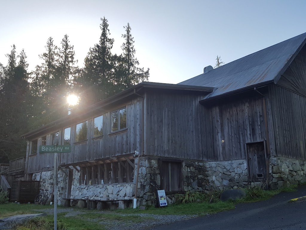 Mansons Hall | 983 Beasley Rd, Mansons Landing, BC V0P 1K0, Canada | Phone: (250) 935-0015