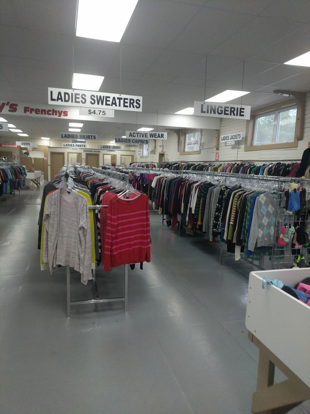 Guy’s Frenchys | 6931 Nova Scotia Trunk 1, Coldbrook, NS B4R 1B6, Canada | Phone: (902) 679-0452