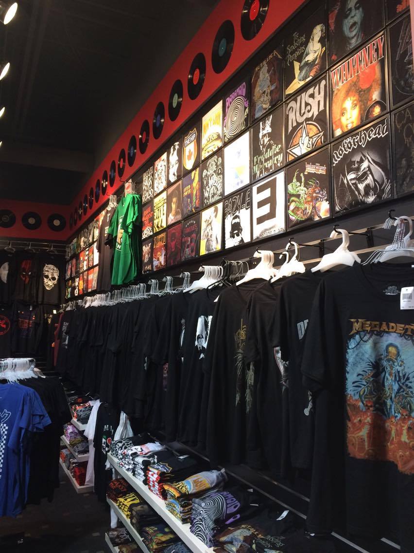 Les Disquaires Sunrise | 755 Boulevard René-Lévesque, Drummondville, QC J2C 6Y7, Canada | Phone: (819) 474-6600
