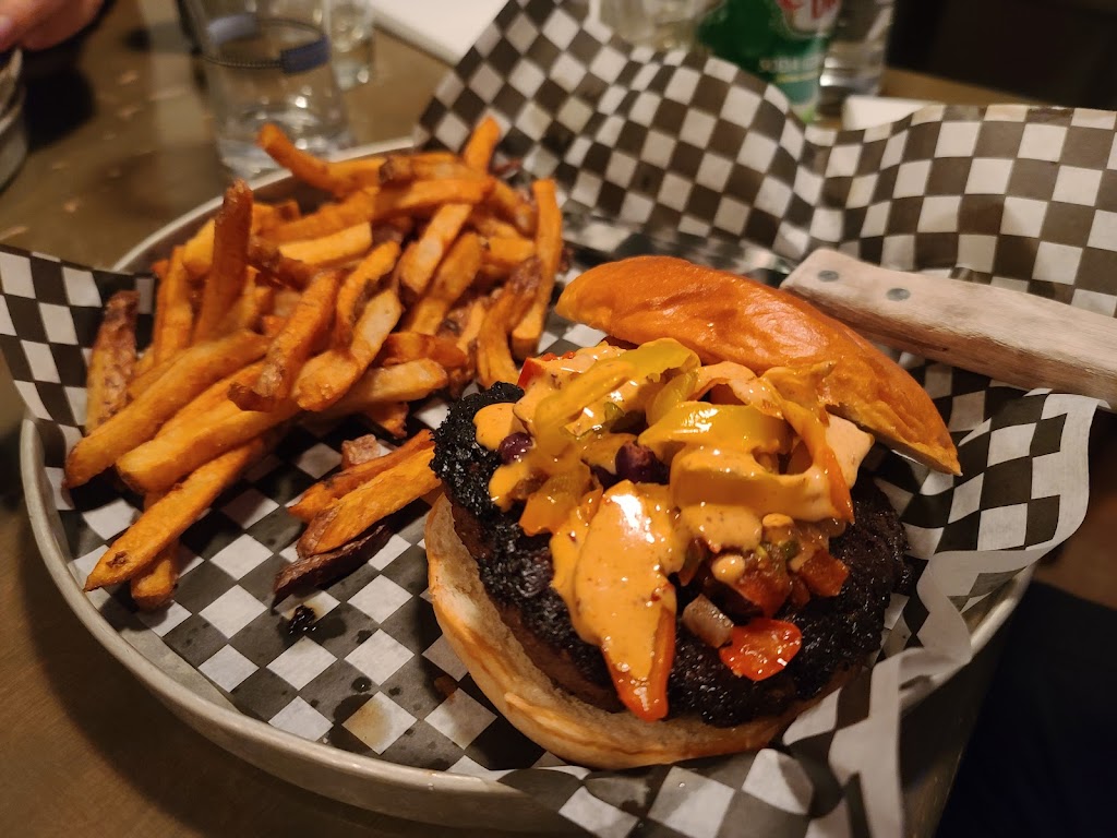 Bite Burger House | restaurant | 108 Murray St, Ottawa, ON K1N 5M6, Canada | 6135622483 OR +1 613-562-2483