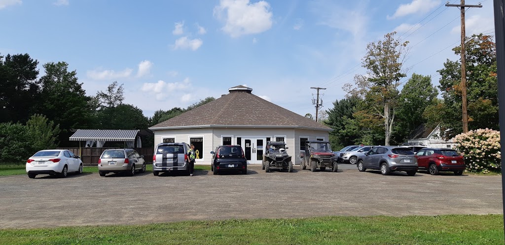 Angies Family Restaurant | 71 Main St, Middleton, NS B0S 1P0, Canada | Phone: (902) 363-2238