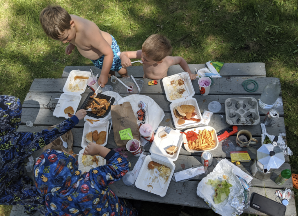 Baptiste Lake Burger Bar | 119 Baptiste Dr, South Baptiste, AB T9S 1R7, Canada | Phone: (780) 203-6524