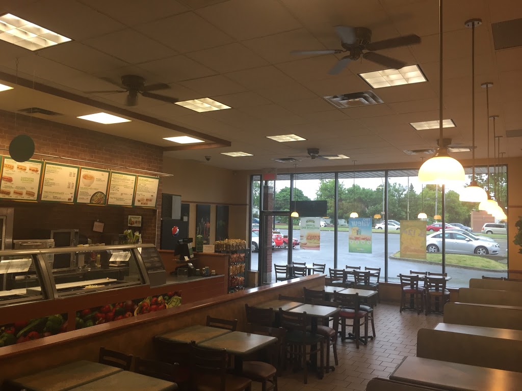Subway | 3772 St. Charles Blvd Galleries, #2, Kirkland, QC H9H 4M4, Canada | Phone: (514) 693-0235