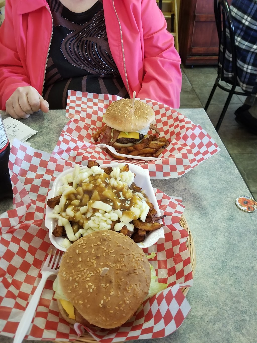 Burger Bob | 613 219, Rte N, Hemmingford, QC J0L 1H0, Canada | Phone: (450) 247-2624