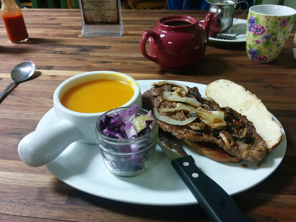 Baileyss Homestead Restaurant | 90 Wexford Dr, Keswick, ON L4P 3P7, Canada | Phone: (905) 535-5200
