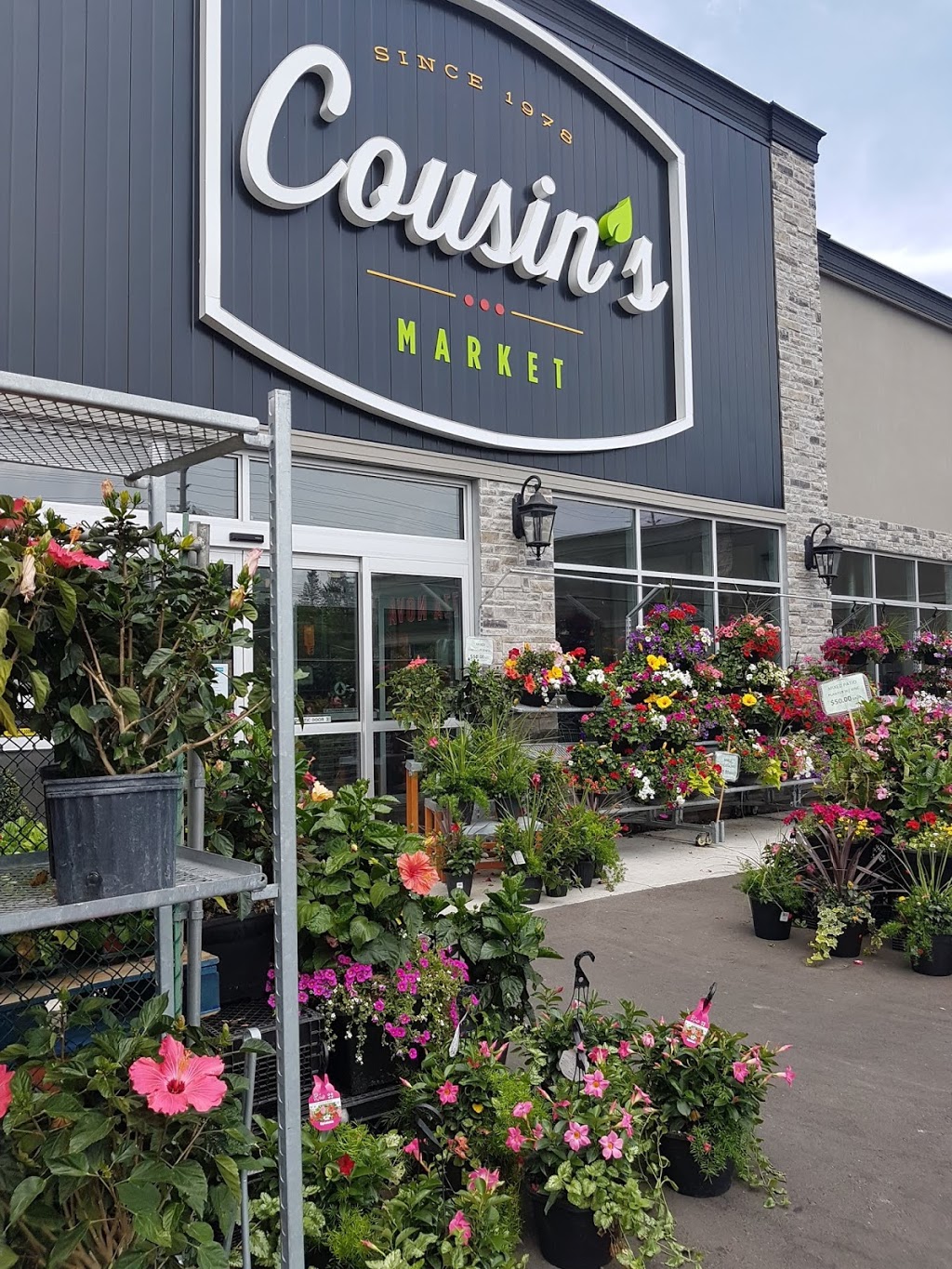 Cousins Market | 1215 Hurontario St, Mississauga, ON L5G 3H2, Canada | Phone: (905) 278-7575