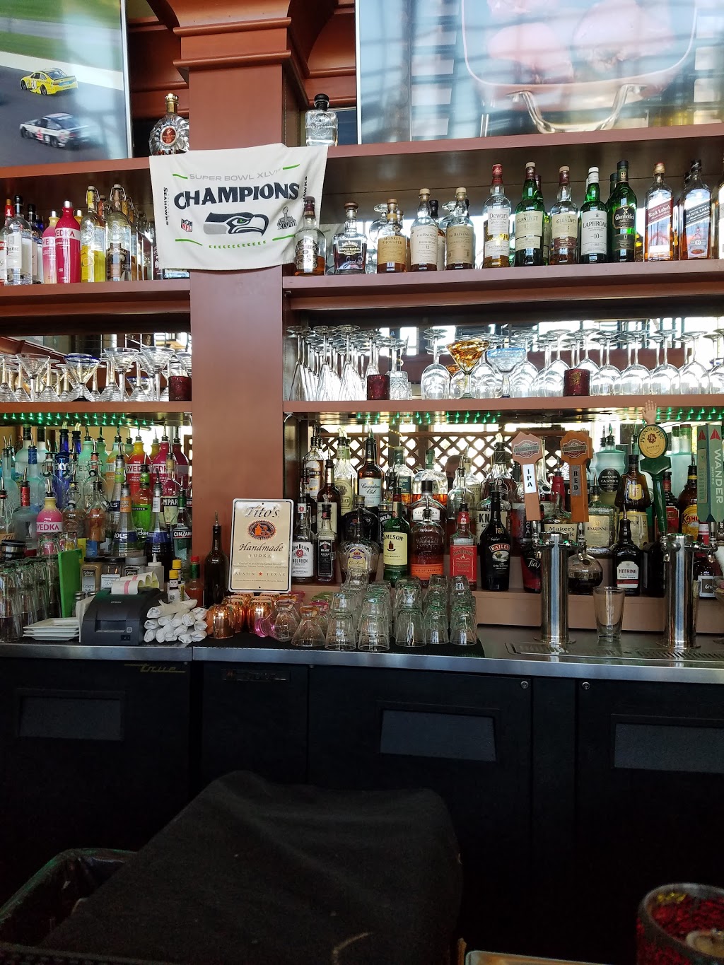 Lunas Bistro | 3004 Cinema Pl, Bellingham, WA 98226, USA | Phone: (360) 306-8676