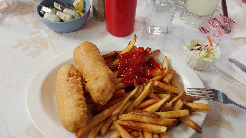 Blue Bird Cafe | 108 Centre St, Regina Beach, SK S0G 4C0, Canada | Phone: (306) 729-2385