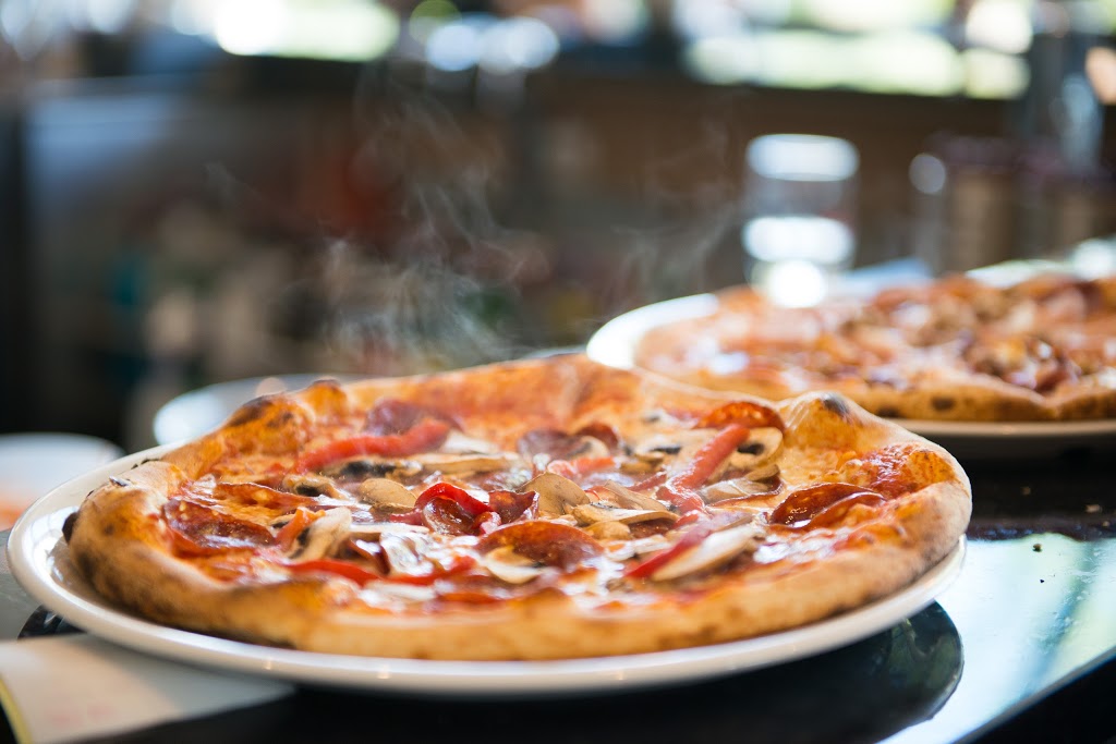 Restaurant Buon Gusto Inc | 2495 Boul Saint-Martin Est, Laval, QC H7E 4X6, Canada | Phone: (450) 663-5663