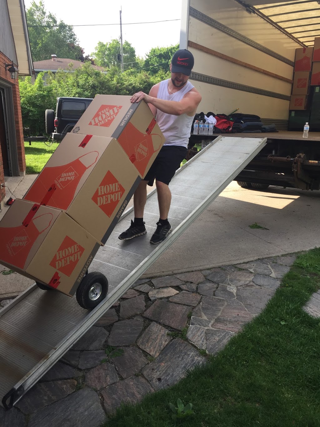Beachwood Moving | moving company | 1729 Mosley St, Wasaga Beach, ON L9Z 1Z8, Canada | 7056062815 OR +1 705-606-2815