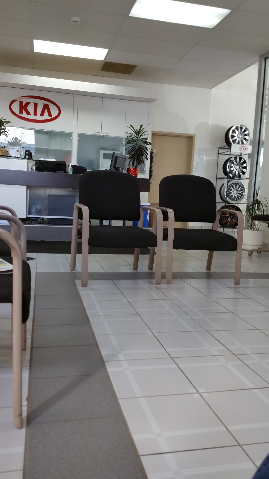 Fichault Kia | 33 Boulevard Saint-Jean-Baptiste, Châteauguay, QC J6J 3H5, Canada | Phone: (450) 699-9000