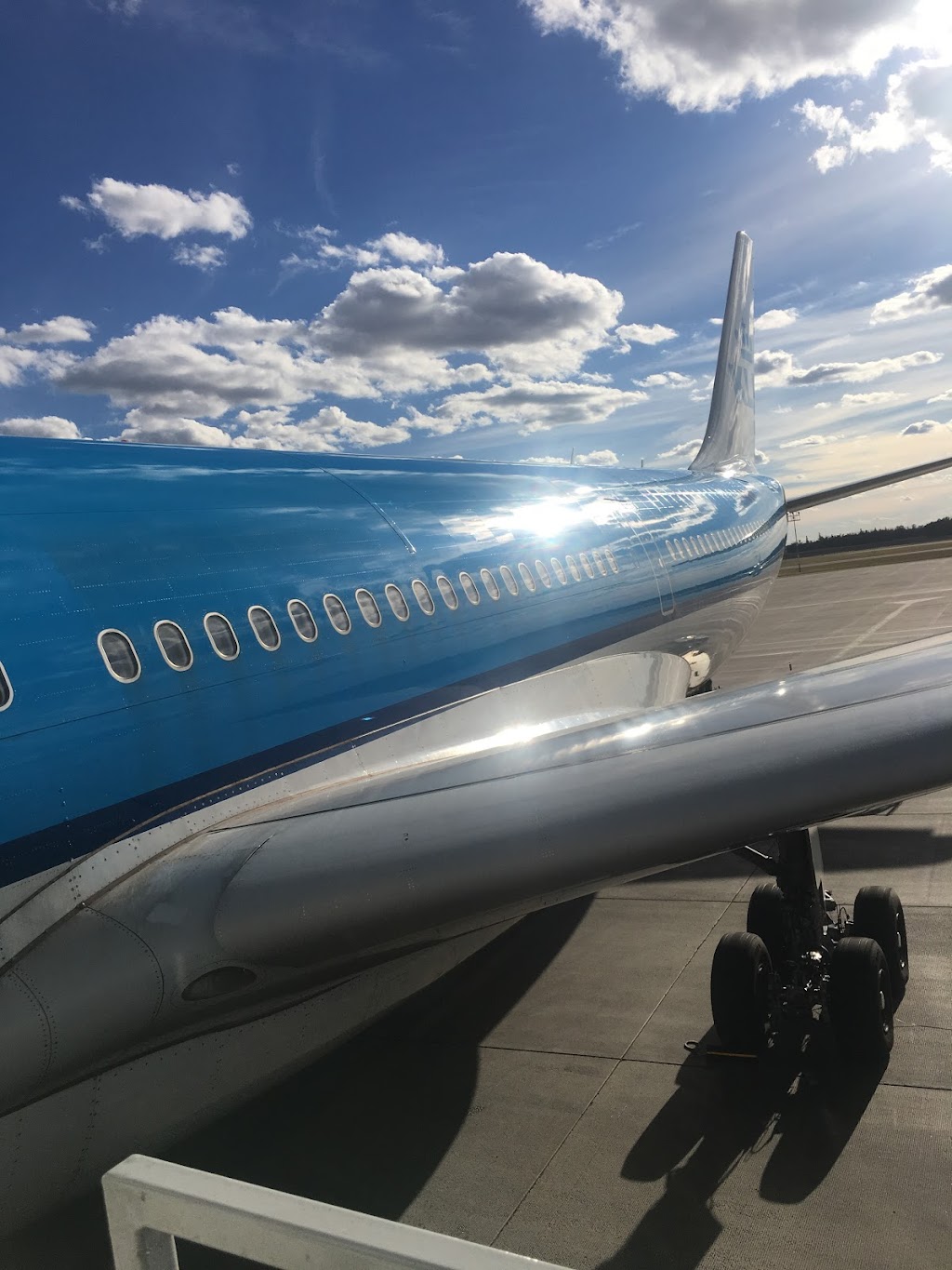 KLM | Airport Rd, 1000 Airport Rd, Edmonton International Airport, AB T9E 0V3, Canada | Phone: (780) 432-3332