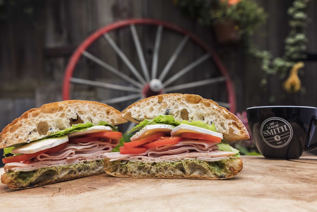Café Boutique La Maison Smith | 8700 Chemin Royal, Sainte-Pétronille, QC G0A 4C0, Canada | Phone: (418) 828-0598