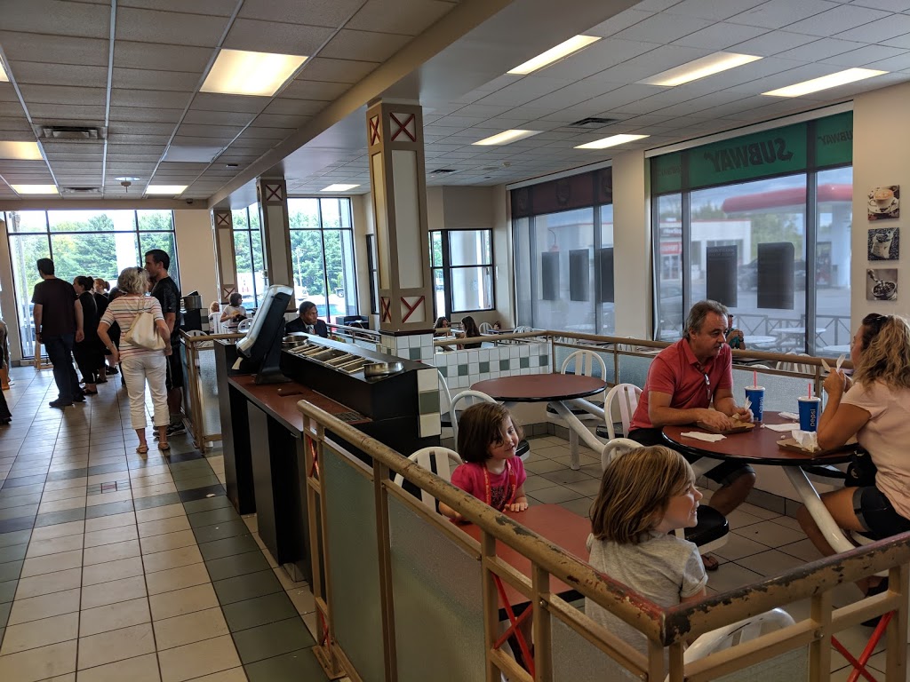 Pizza Hut Express | 100 QC-201, Rigaud, QC J0P 1P0, Canada | Phone: (450) 458-1000