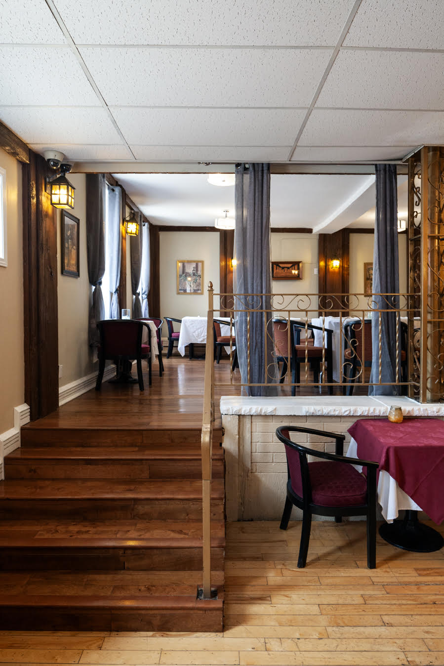 Pacific Hotel Wiarton | 624 Berford St, Wiarton, ON N0H 2T0, Canada | Phone: (519) 534-1370