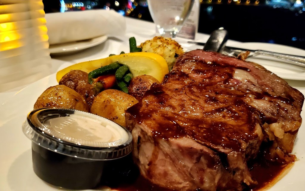 Revolving Dining Room | 5200 Robinson St, Niagara Falls, ON L2G 2A3, Canada | Phone: (905) 356-2651