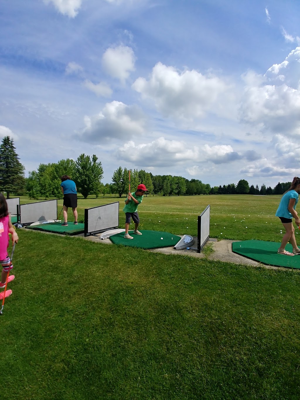 Club de Golf Hériot | 4205 Chem. Tourville, Saint-Nicéphore, QC J2A 3Z1, Canada | Phone: (819) 398-5255