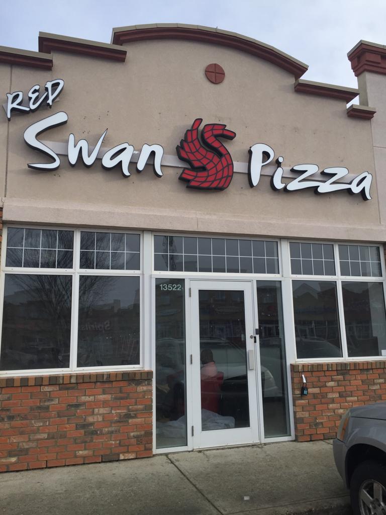 Red Swan Pizza | restaurant | 13522 Victoria Trail NW, Edmonton, AB T5A 5C9, Canada | 7804560777 OR +1 780-456-0777