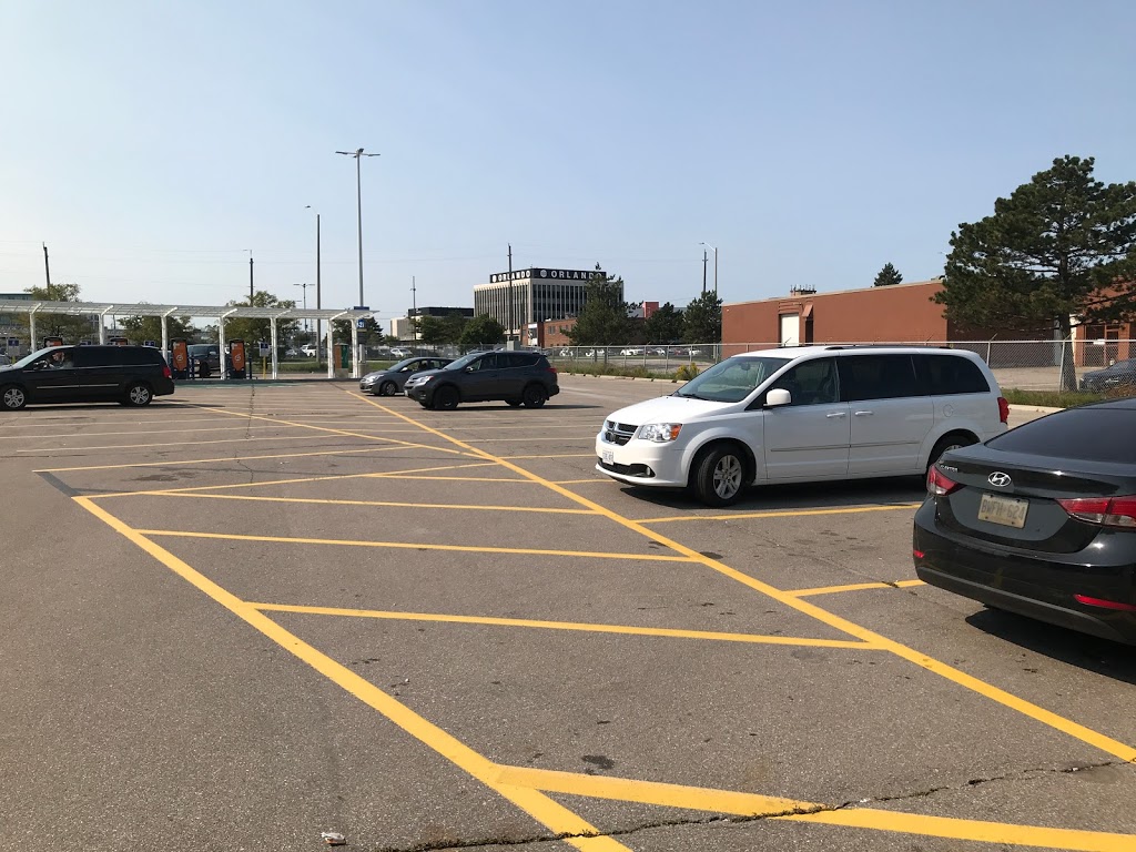 Cell Phone Waiting Area | 7 Network Rd, Mississauga, ON L4V 1B3, Canada | Phone: (416) 247-7678
