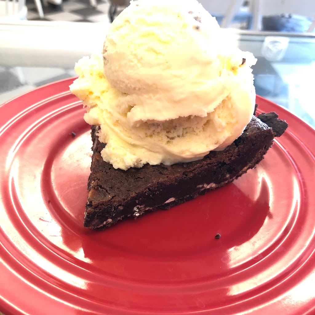 Ambrosia Corner Bakery | 324 Frederick St, Kitchener, ON N2H 2N8, Canada | Phone: (519) 635-4800