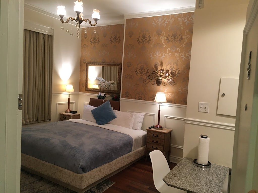 Parc Suites Hotel | 3463 Av du Parc, Montréal, QC H2X 2H6, Canada | Phone: (514) 985-5656