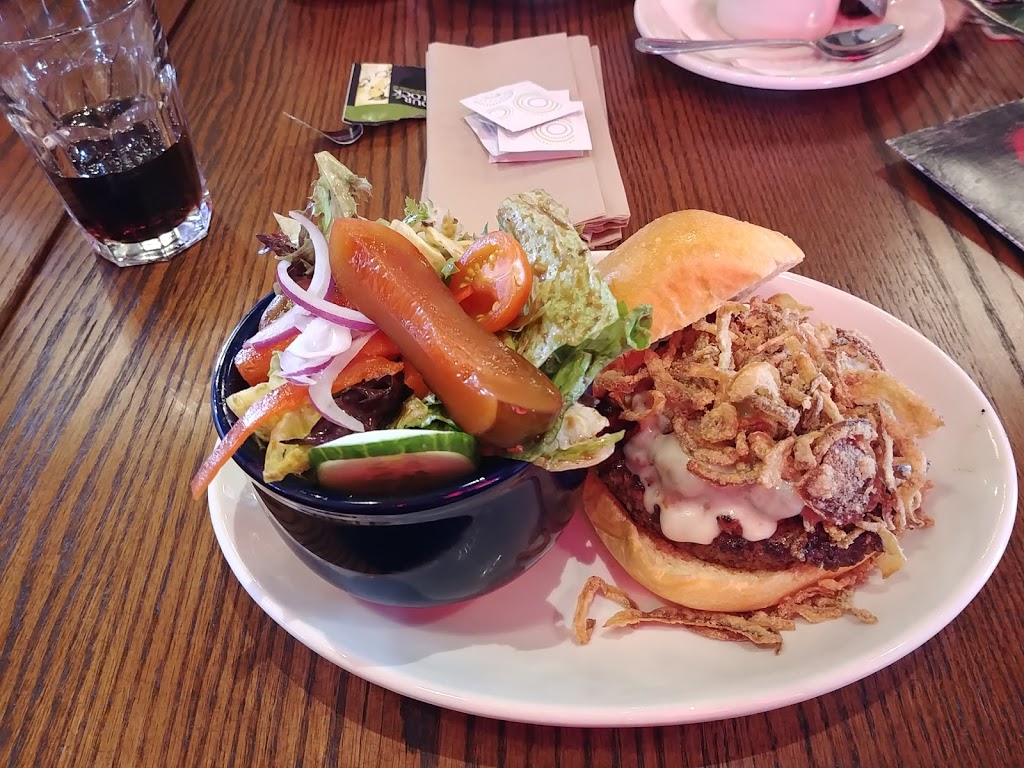 La Belle et La Boeuf - Burger Bar | 255 Rue de Martigny O #6, Saint-Jérôme, QC J7Y 2G4, Canada | Phone: (450) 990-5858