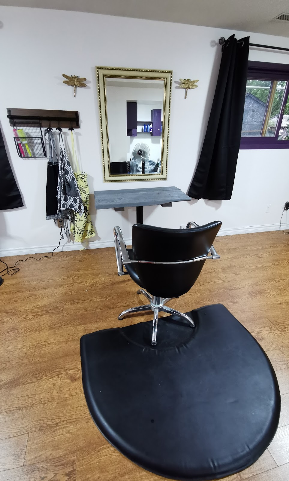 Little Shop of Hairdos | 44 Courtice Crescent, Collingwood, ON L9Y 4G1, Canada | Phone: (705) 888-2800