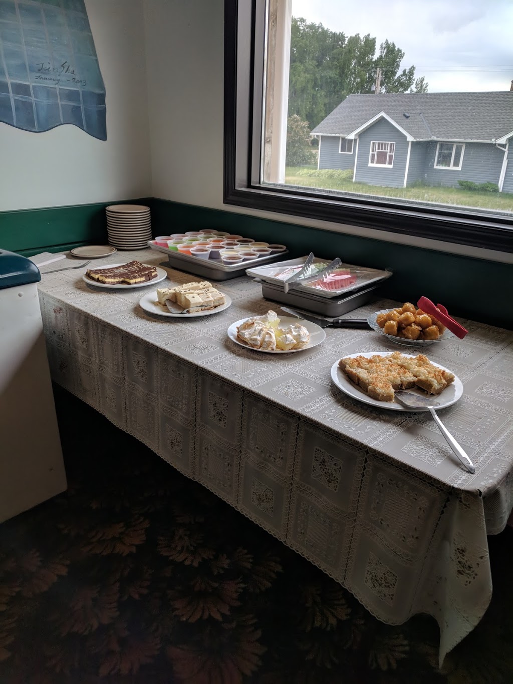 Diamond Valley Restaurant Ltd | 202 Centre Ave W, Black Diamond, AB T0L 0H0, Canada | Phone: (403) 933-3122