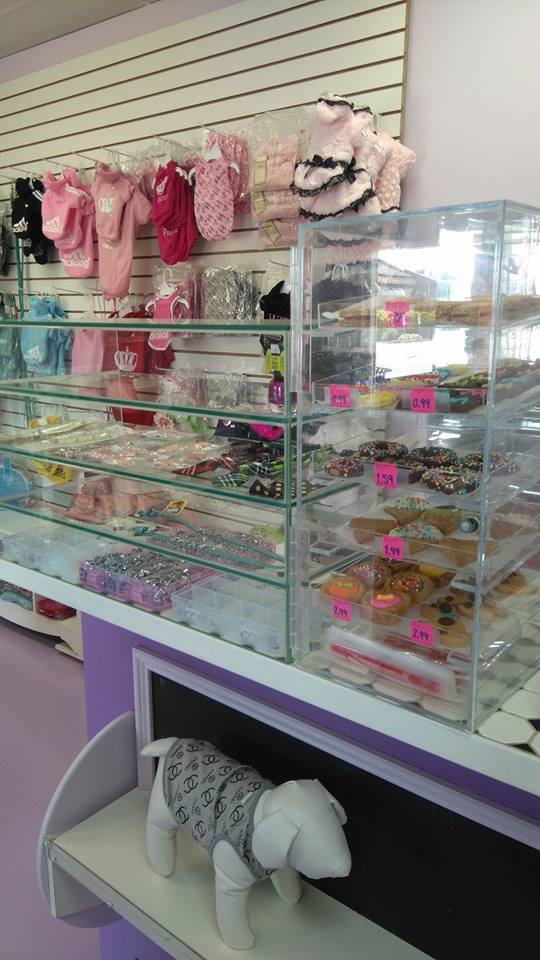 Petits Poilus | 277 Montée des Pionniers, Terrebonne, QC J6V 1H4, Canada | Phone: (450) 932-6555