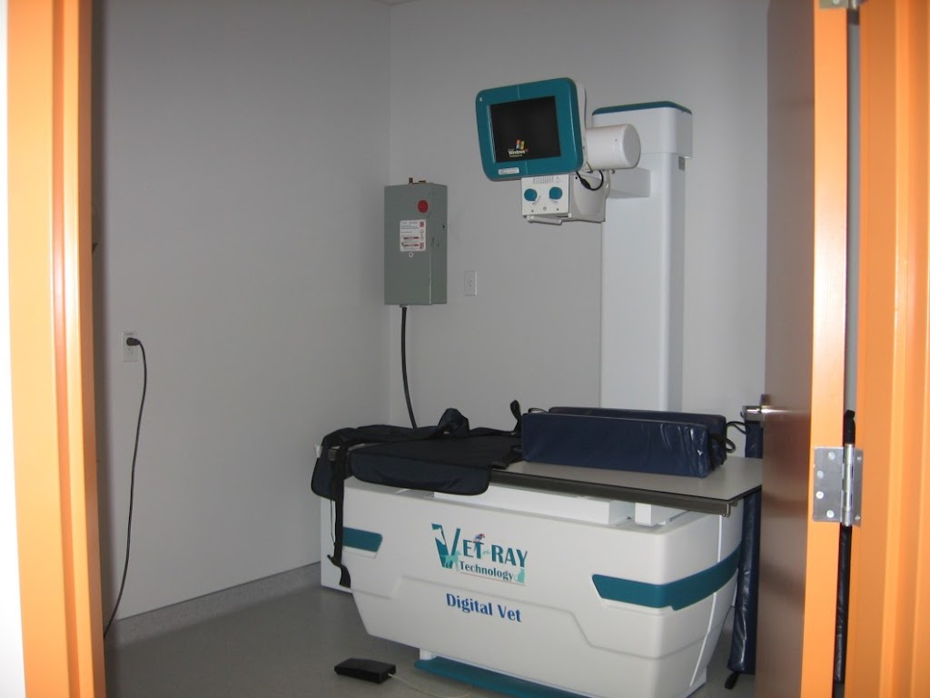 Vétérinaire Urgence 24/7 CENTREDMVET DMV Rive-Nord Blainville | 20 Bd des Châteaux Suite 110, Blainville, QC J7B 1Z8, Canada | Phone: (514) 633-8888