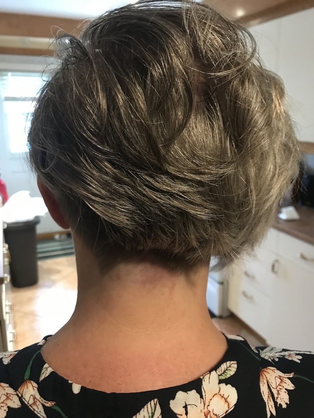 Le 557 Studio de Coiffure | 557 Chem. du Bord-du-Lac-Lakeshore, Dorval, QC H9S 2B4, Canada | Phone: (514) 300-7557