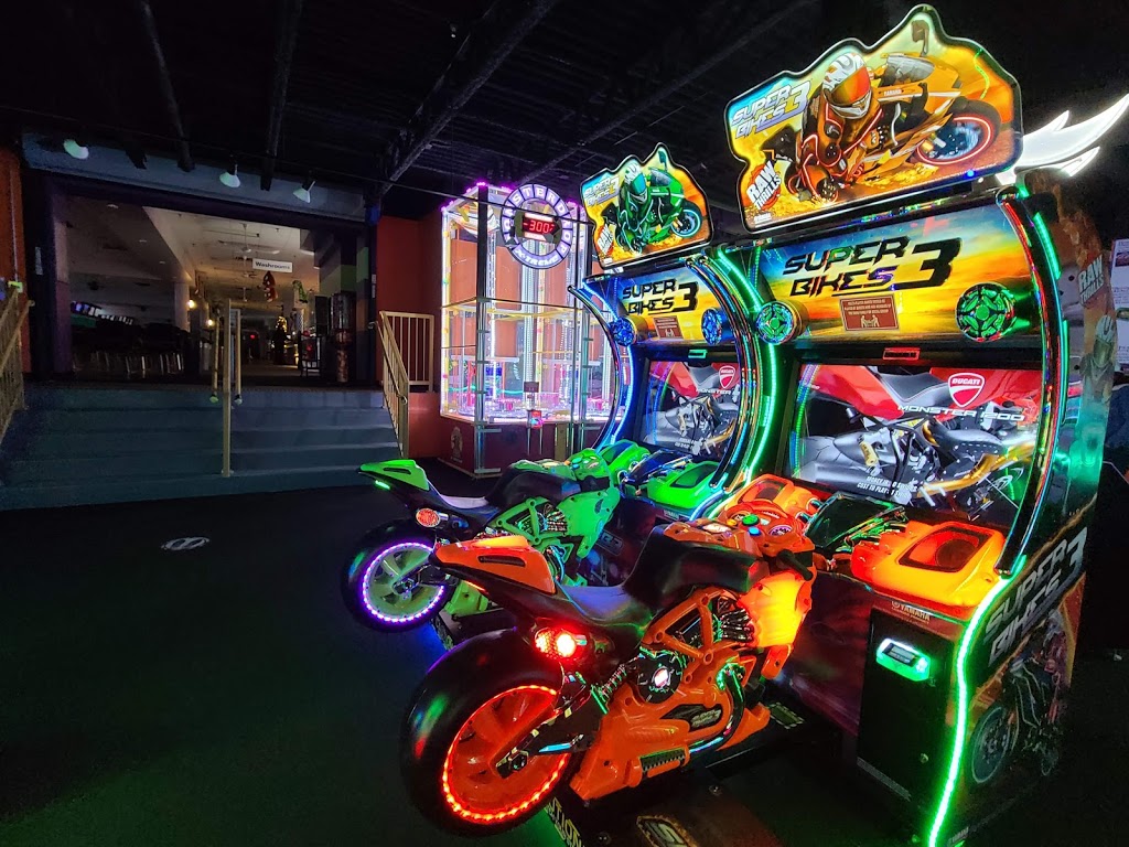 Woodlawn Bowl | 253 Woodlawn Rd W, Guelph, ON N1H 8J1, Canada | Phone: (519) 823-2695