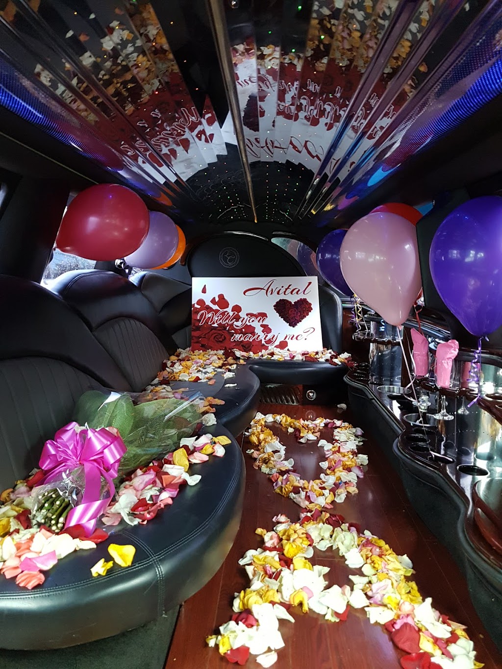 The Legend Limo -Toronto Limo | 22 Thornbeck Dr, Scarborough, ON M1G 2J6, Canada | Phone: (647) 631-6364