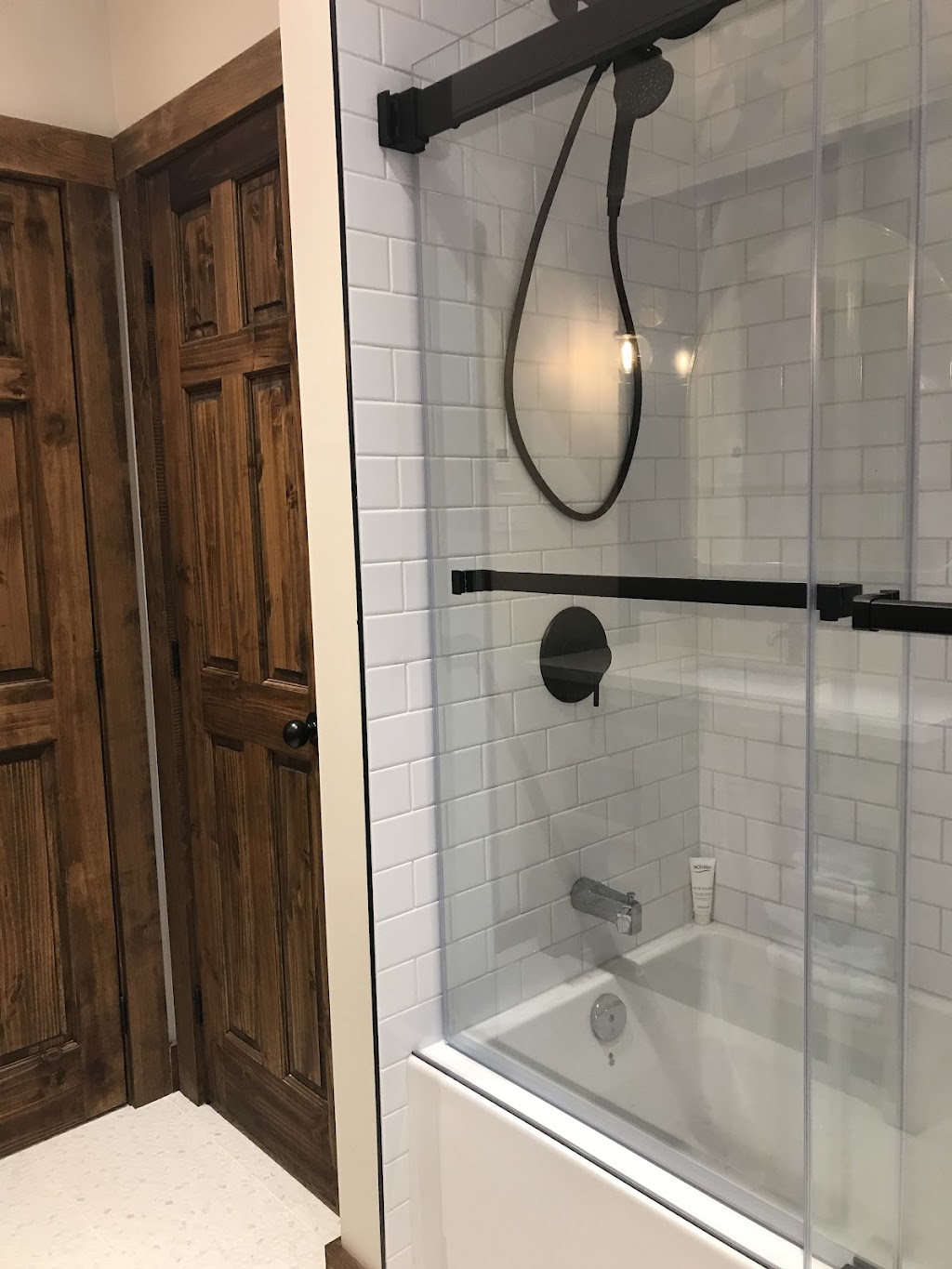 Le Chalet Blanc | 951, Chemin de la Compagnie, Saint-Alexis-des-Monts, QC J0K 1V0, Canada | Phone: (514) 882-1929