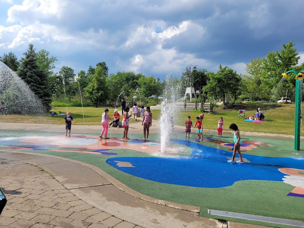 Richmond Green Park - Childrens Splash Pad | point of interest | 1200 Elgin Mills Rd E, Richmond Hill, ON L4S 1M5, Canada | 9057371236 OR +1 905-737-1236