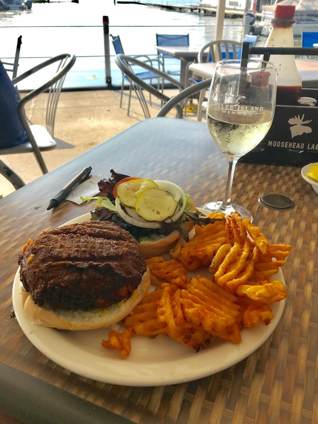 Rondeau Joes Pub | 11521 Wildwood Line, Morpeth, ON N0P 1X0, Canada | Phone: (519) 674-0006