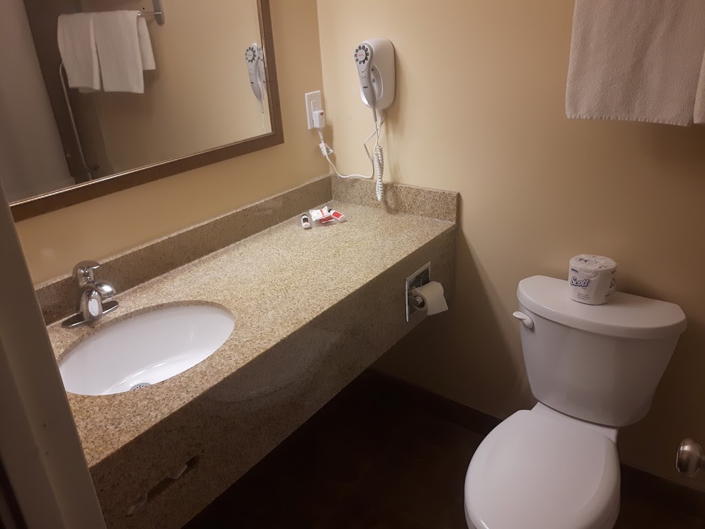 Ramada by Wyndham London | 817 Exeter Rd, London, ON N6E 1W1, Canada | Phone: (519) 681-4900