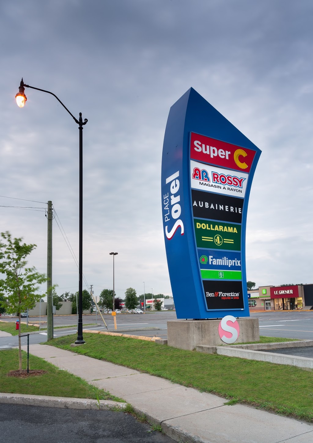 Place Sorel | 250 Boulevard Fiset, Sorel-Tracy, QC J3P 3P7, Canada | Phone: (514) 355-4751