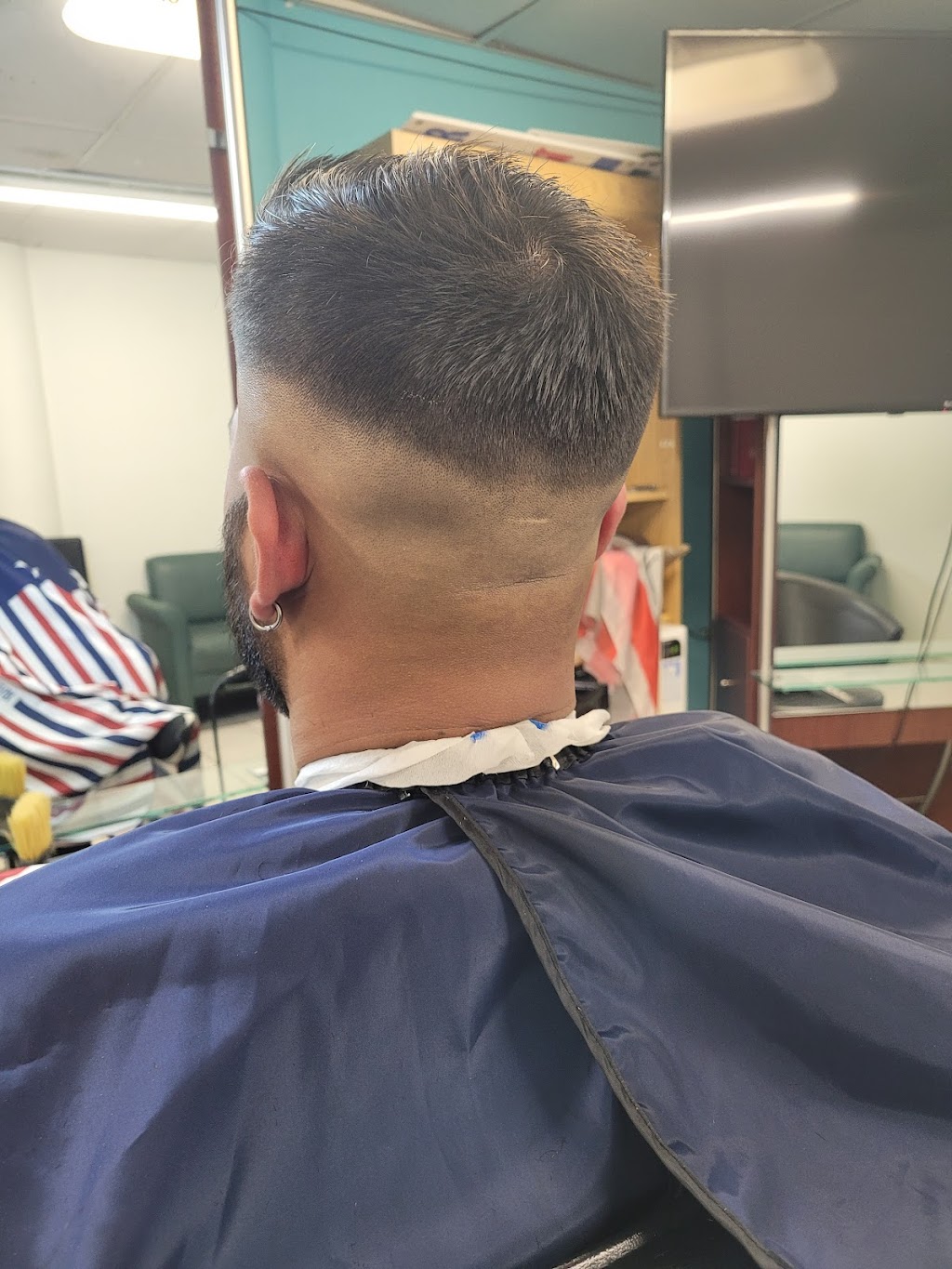 Salon hadi | 4684 Bd des Sources, Dollard-des-Ormeaux, QC H8Y 3C4, Canada | Phone: (438) 509-3502