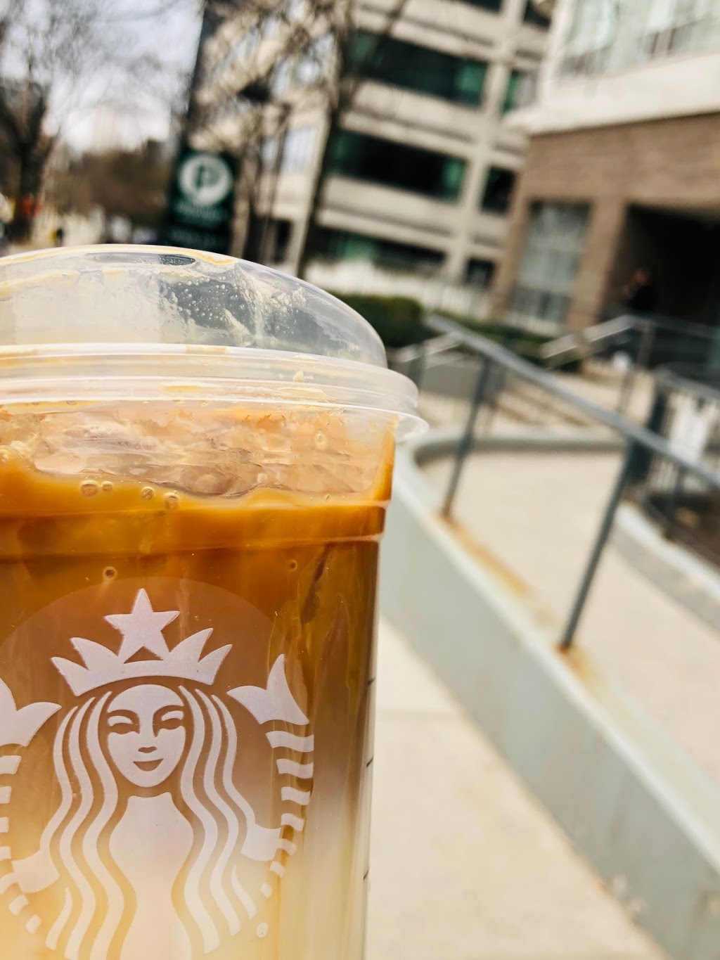 Starbucks | 39 Eglinton Ave E, Toronto, ON M4P 1A2, Canada | Phone: (416) 483-6850