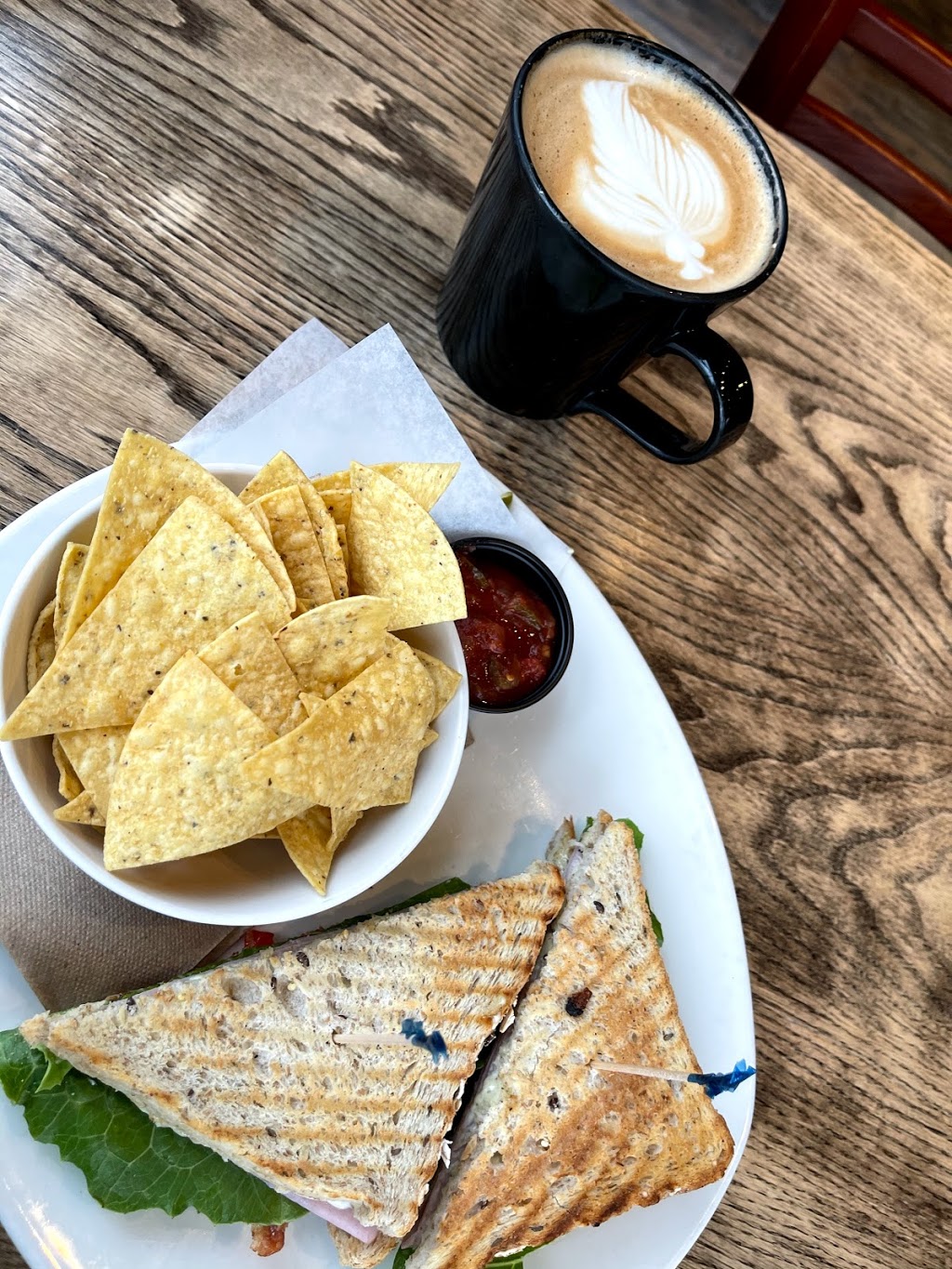 Hugs in a Mug Coffee Bistro | 1910 N Parallel Rd, Abbotsford, BC V3G 2C6, Canada | Phone: (604) 746-1136