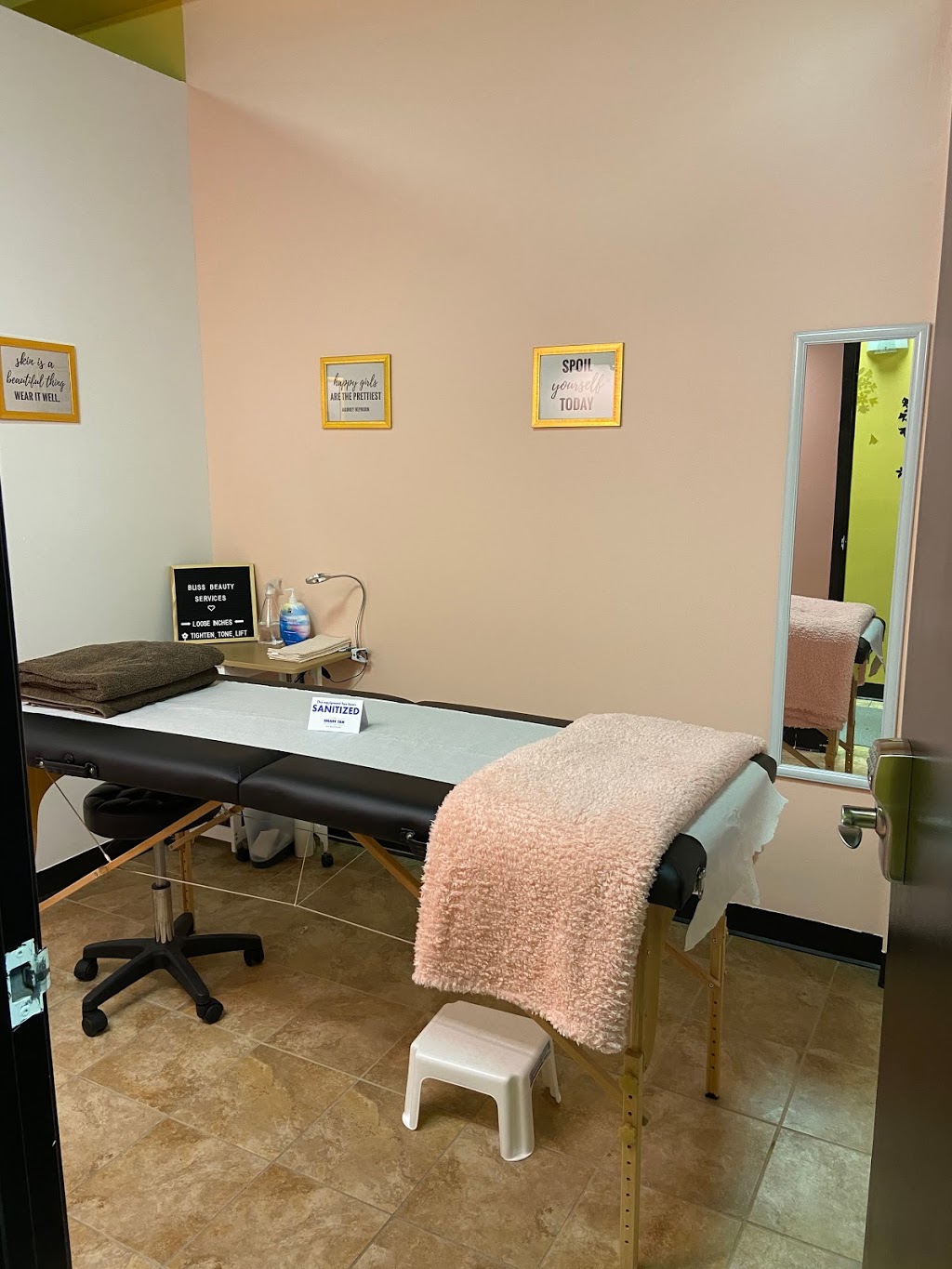 Bliss Beauty Services | Inside Bronze Bliss Tanning, 370 Kent St W Unit 23, Lindsay, ON K9V 6G8, Canada | Phone: (705) 230-9234