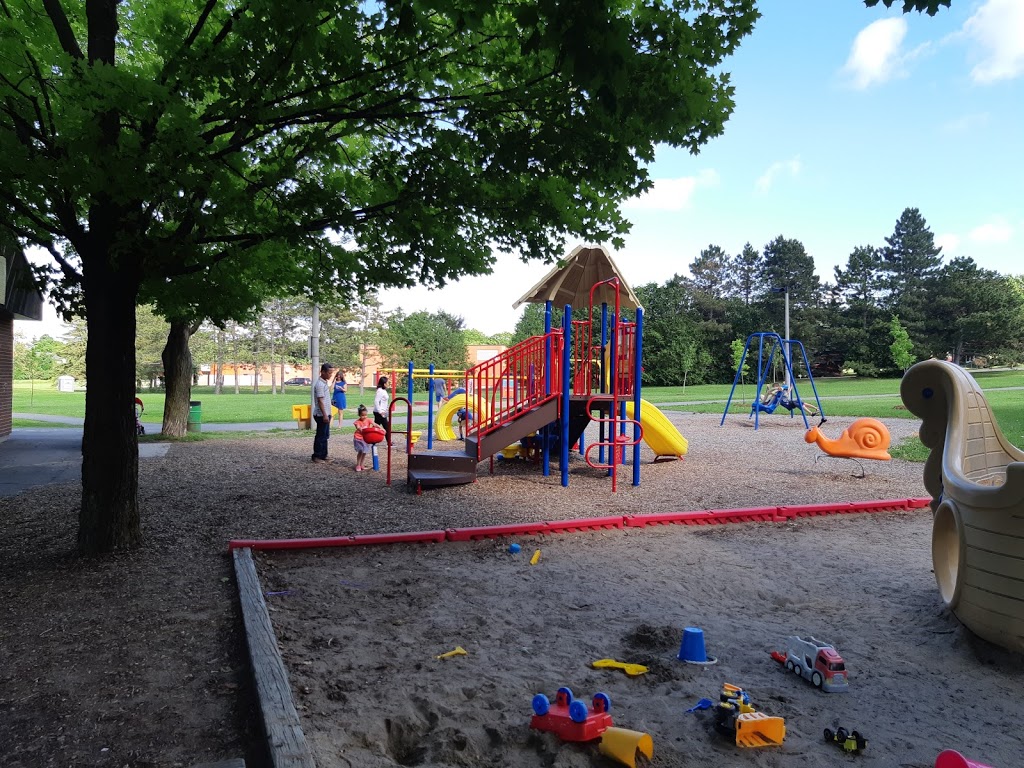 Owl Park | 215 Owl Dr, Ottawa, ON K1V, Canada | Phone: (613) 580-2595