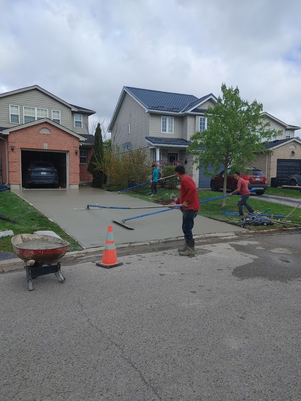 Broadway Concrete & Landscaping | 1637 Vandusen Ct, London, ON N5X 0G2, Canada | Phone: (519) 319-0720