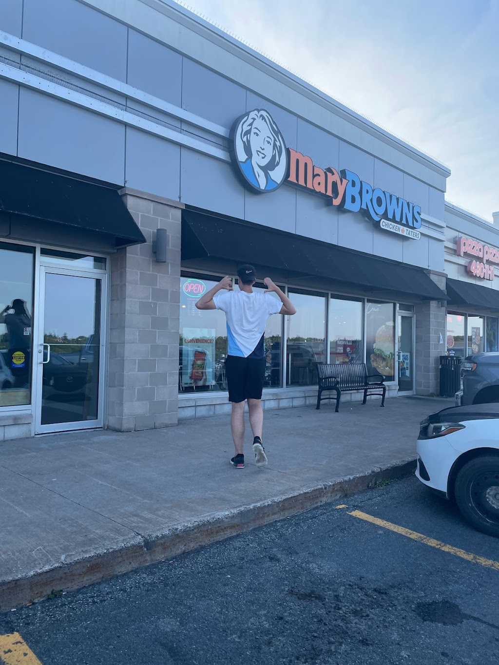 Mary Browns Chicken | 4 Forest Hills Pkwy, Dartmouth, NS B2W 2L3, Canada | Phone: (902) 466-3333