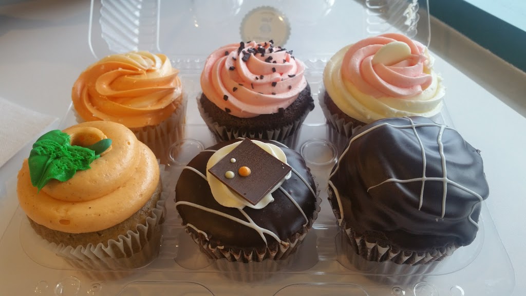 Fuss Cupcakes | 17298 Stony Plain Rd, Edmonton, AB T5S 1K6, Canada | Phone: (780) 444-8845