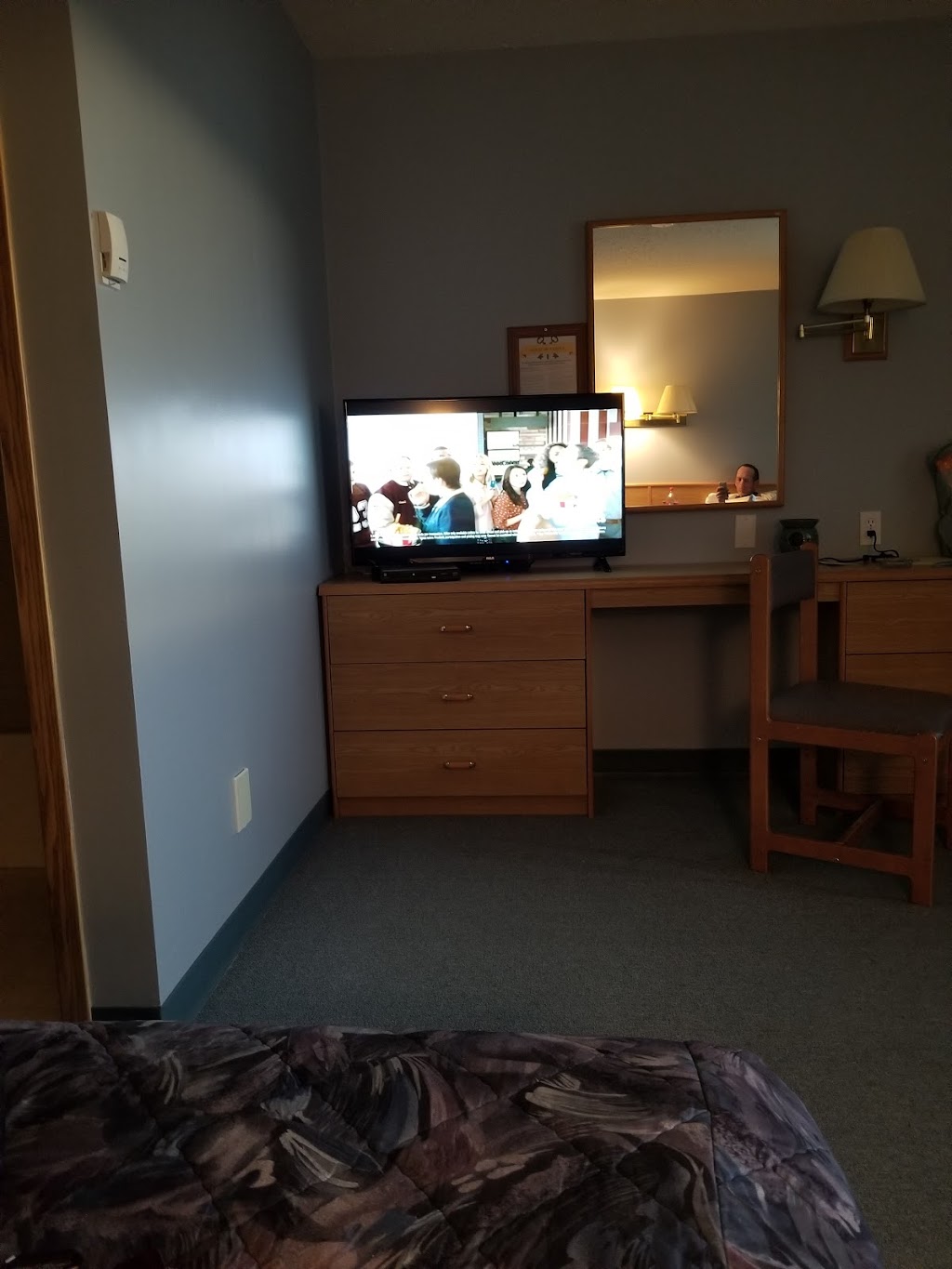 Chez-Nous Motel | 9938 100th Ave, Plamondon, AB T0A 2T0, Canada | Phone: (780) 798-2011