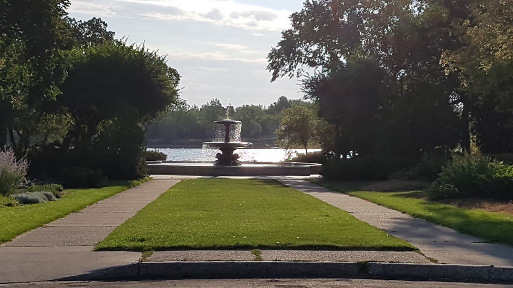 Trafalgar Fountain | park | Lakeshore Dr, Regina, SK S4S 0B3, Canada