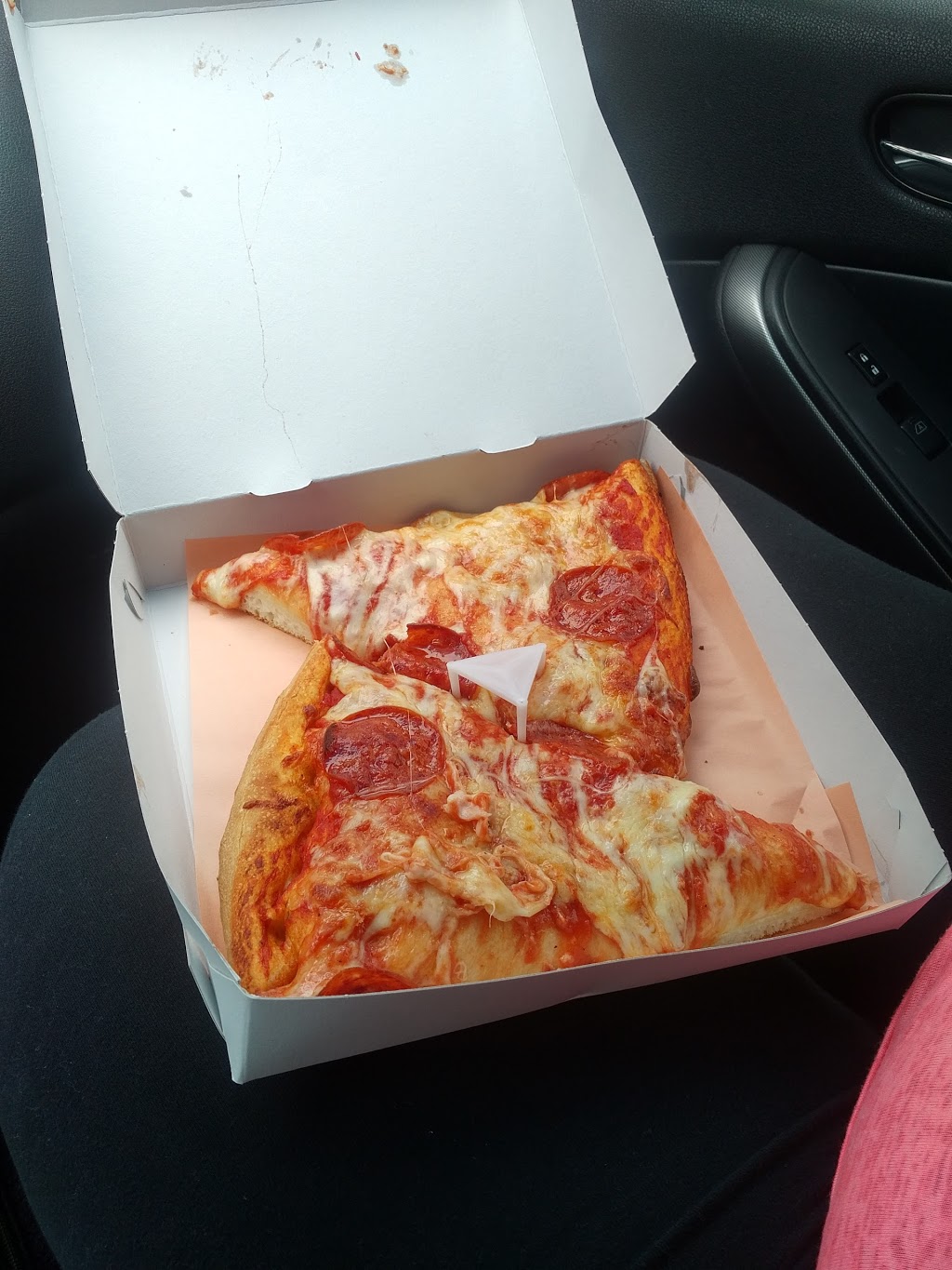 Lucianis Pizza | 241 Dunsdon St, Brantford, ON N3R 7C3, Canada | Phone: (519) 759-0060
